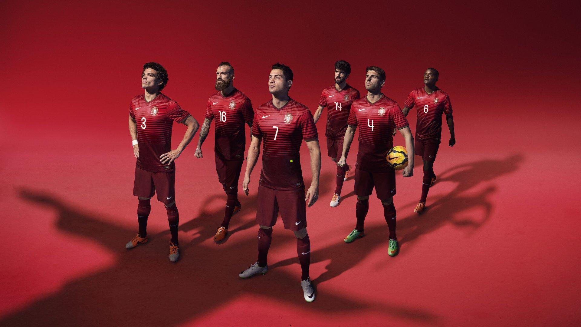 德甲战报，拜仁慕尼黑主场强势逆转 多特蒙德补时失球憾平斯图加特