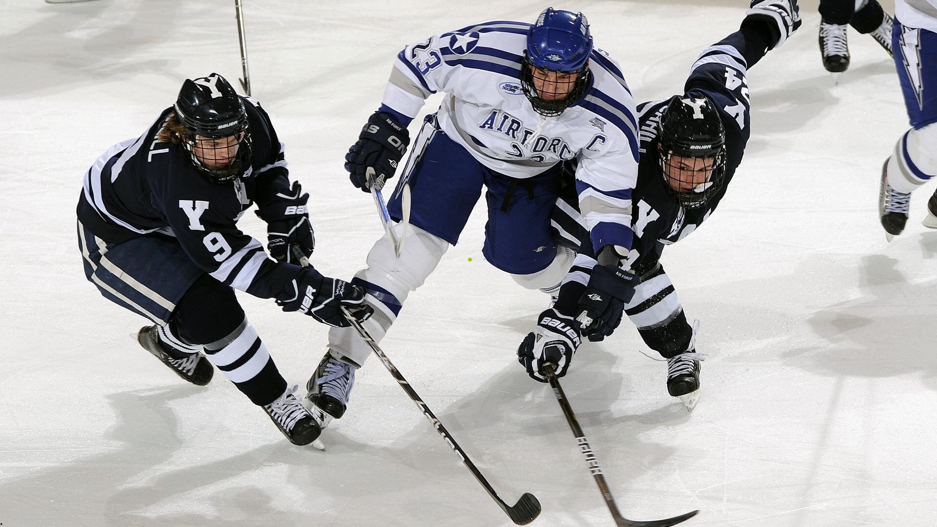 阿门死亡缠绕锁米神，申京28+11+7，火箭力克骑士豪取三连胜